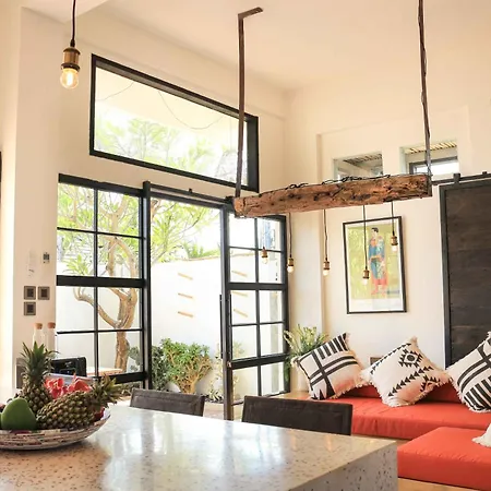 Pop Art Canggu Apartment, Short-Walk To The Beach